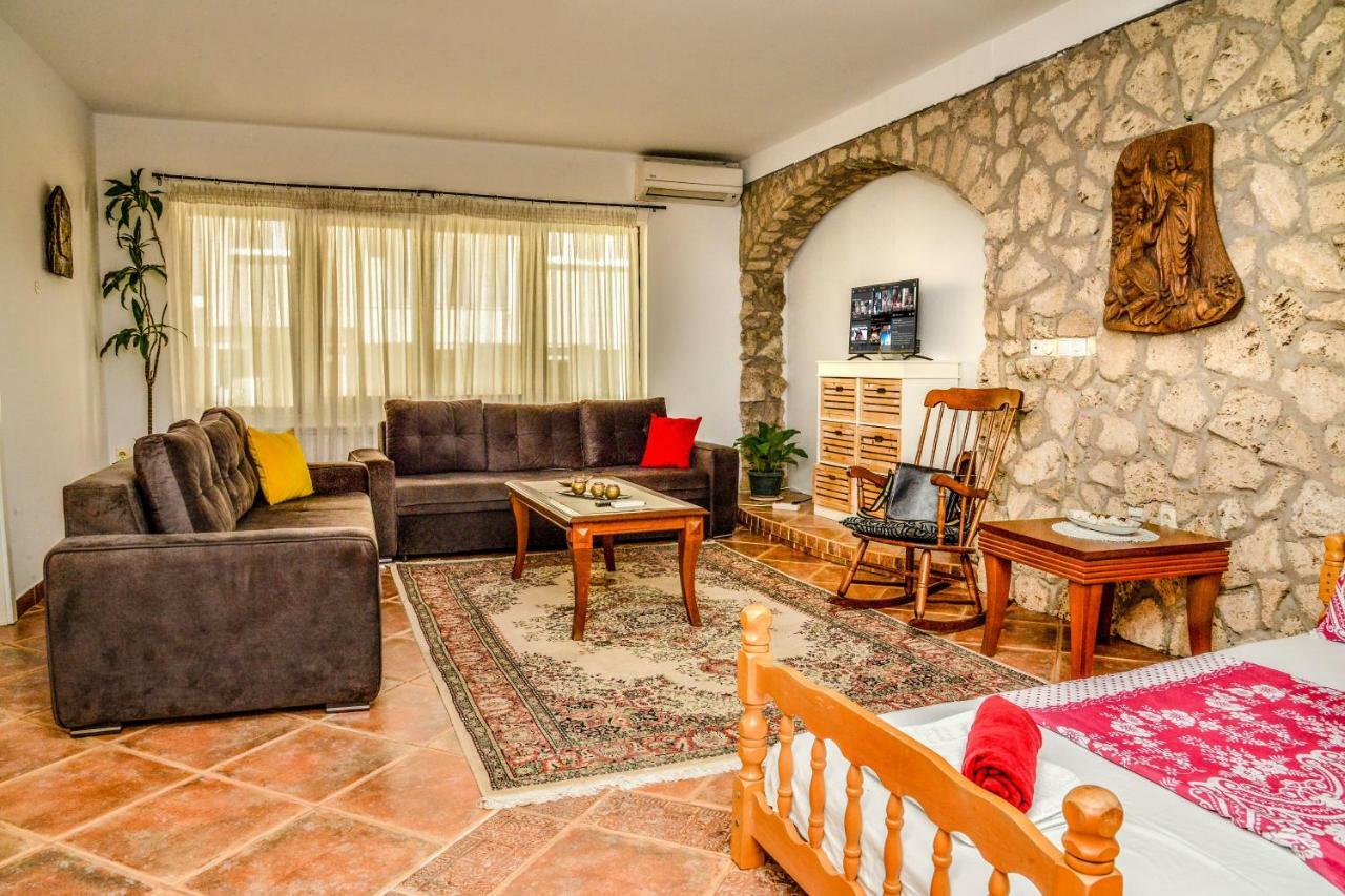 Tomas Apartments Szkopje Kültér fotó
