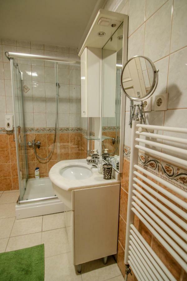 Tomas Apartments Szkopje Kültér fotó